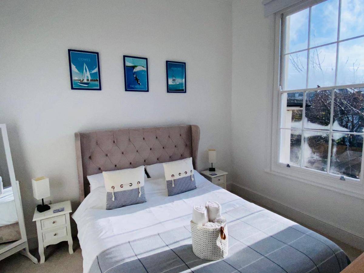 Wight On The Beach, Sleeps 4, Free Off Road Parking, Balcony With Sea Views Ryde  Exteriör bild