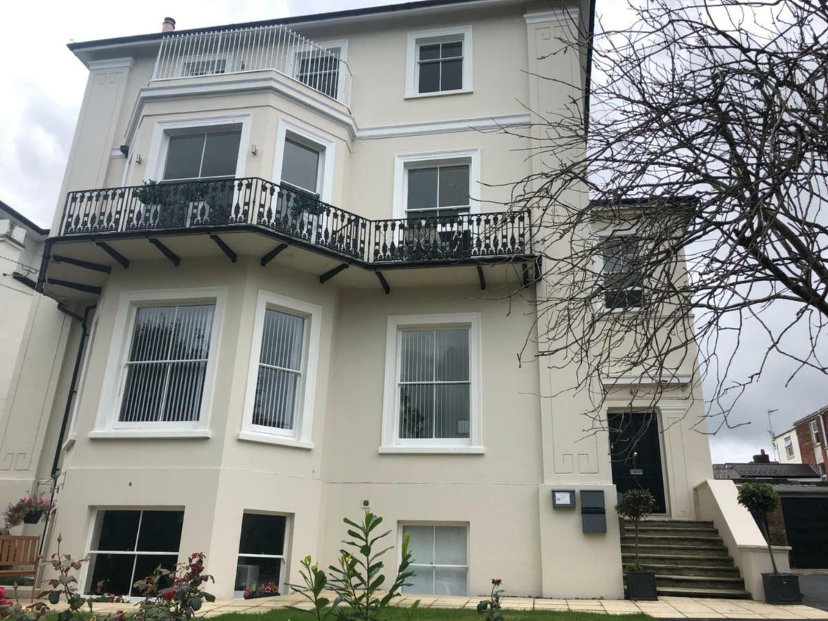 Wight On The Beach, Sleeps 4, Free Off Road Parking, Balcony With Sea Views Ryde  Exteriör bild